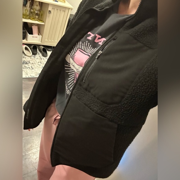 Figs On Shift Sherpa Scrub Jacket - Picture 8 of 10